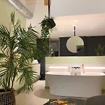 מלון Mihotel Comte *
