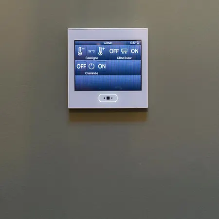 מלון Mihotel Comte *